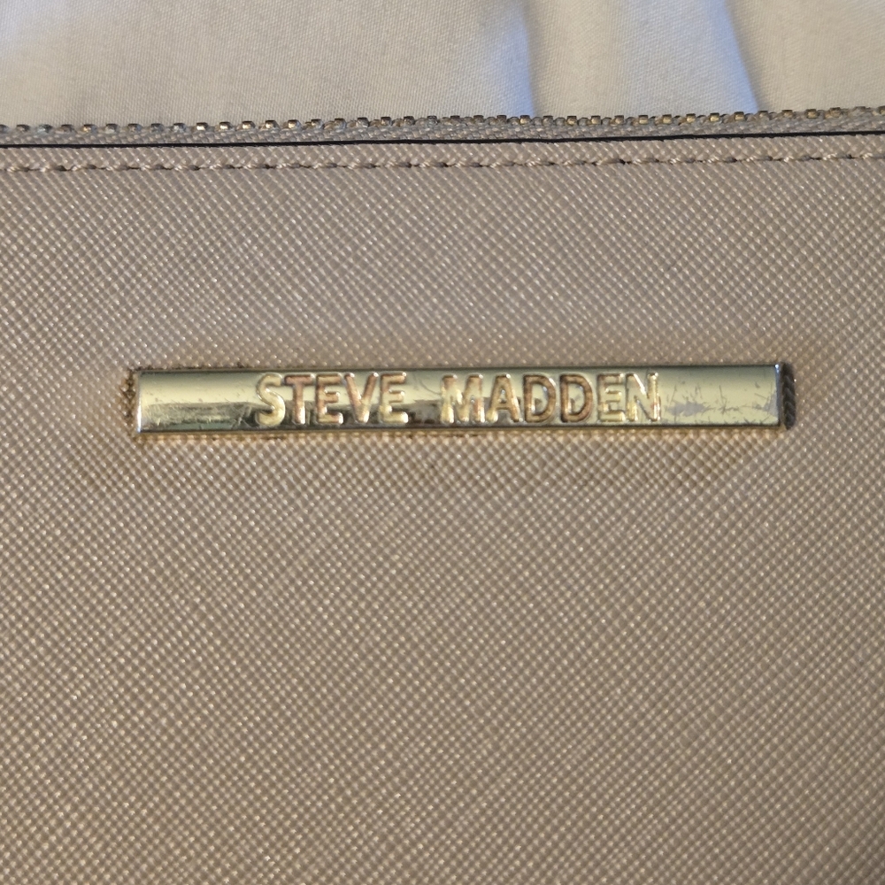 Steve Madden Crossbody Handbag - Picture 9 of 16